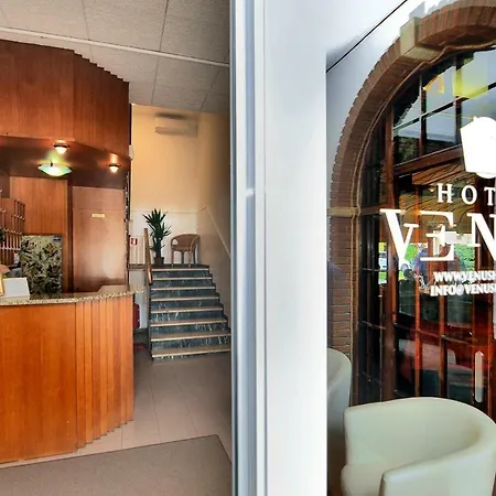 Venus Price Hotel *