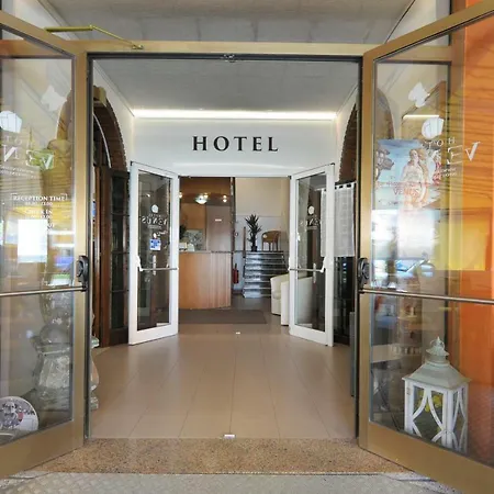 Venus Price Hotel *